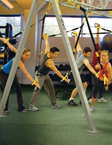 TRX Fitness Training, skupinová hodina TRX, TRX Suspension Trainer, závěsný systém, group exercise